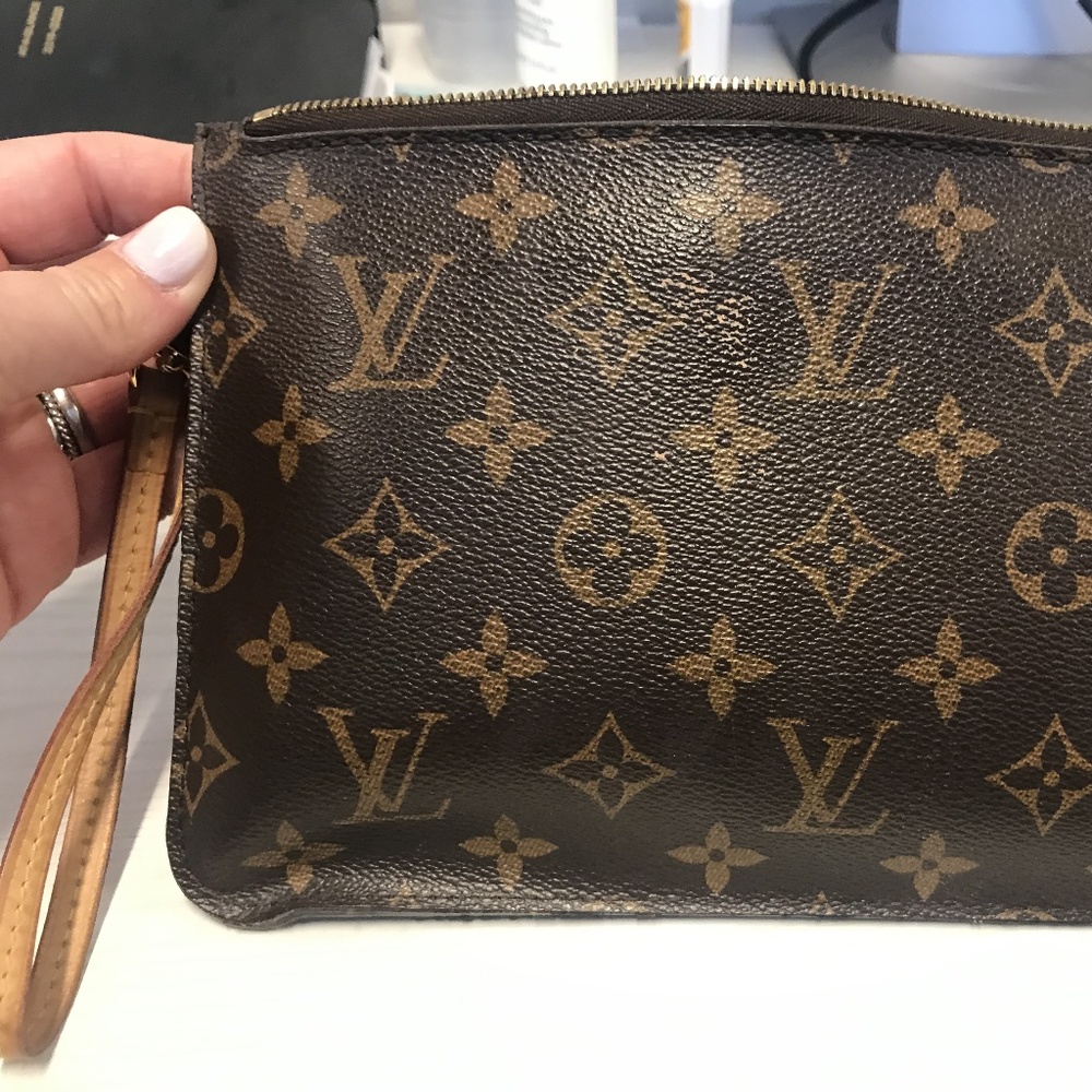 Authentic Louis Vuitton Neverfull Pouchette